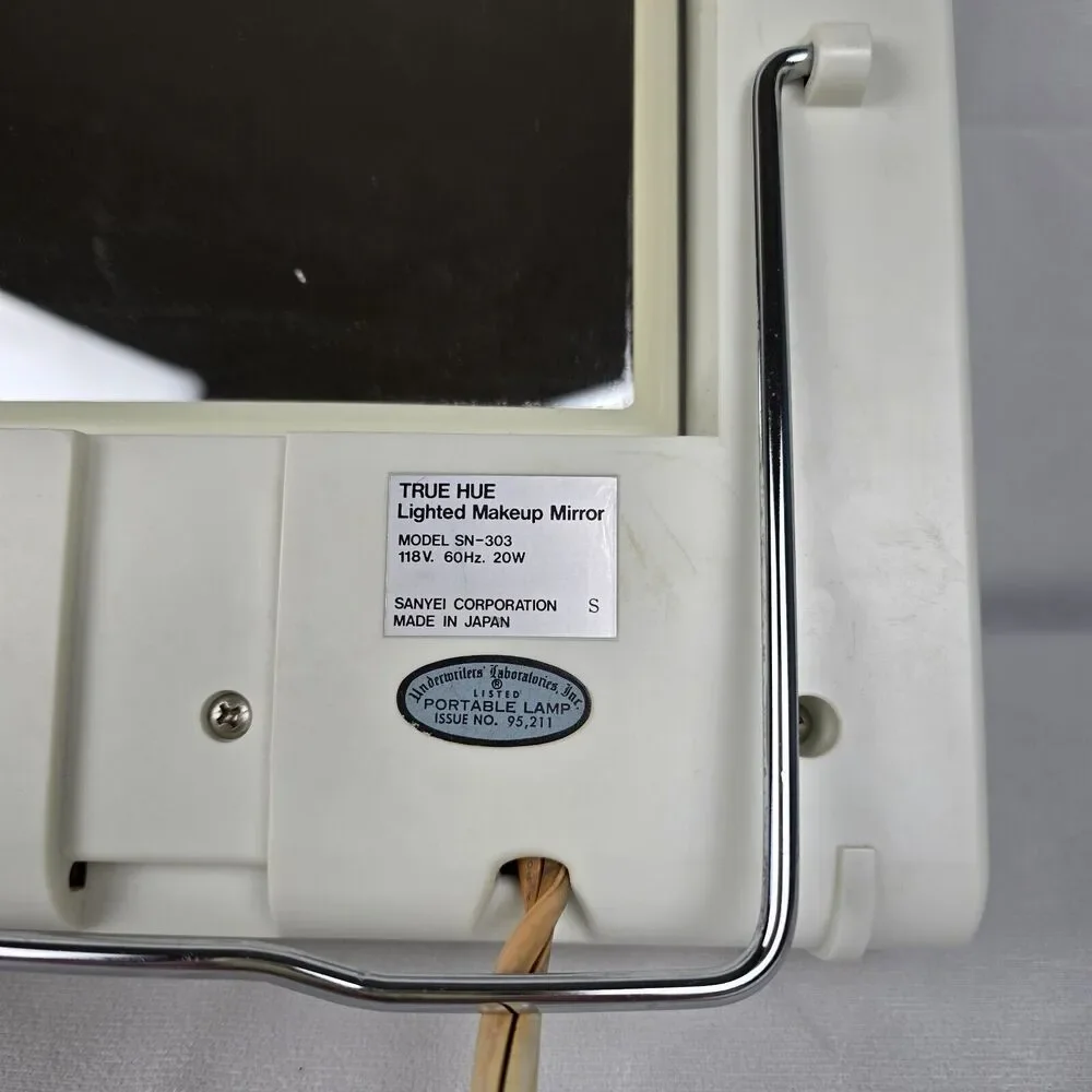 TRUE HUE LIGHTED MAKE-UP MIRROR DUAL SIDED MAGNIFYING. 4 SETTINGS‎ /OUTLET